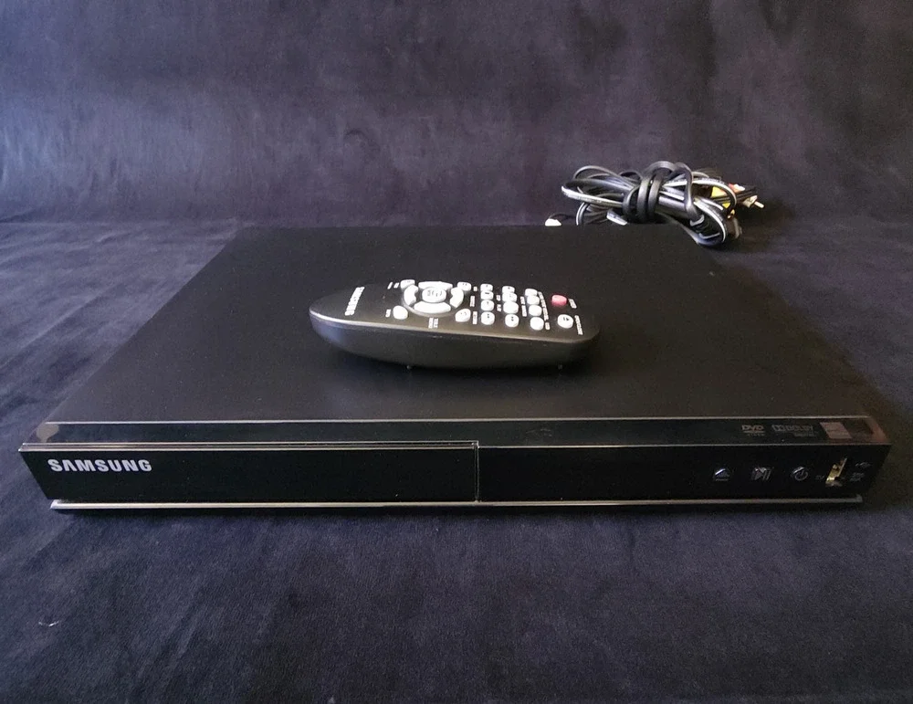 Samsung DVD-E360 Digital Video Disc DVD Player w/ Remote Control & RCA Cables